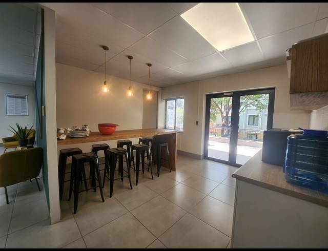 485M² OFFICE TO LET IN VORNA VALLEY